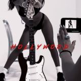 𝙃𝙊𝙇𝙇𝙔𝙒𝙊𝙊𝘿.