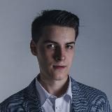 Александр печатает...