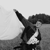 Никита читает книги