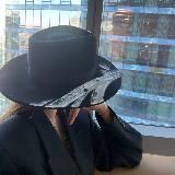 Третьякова печатает…