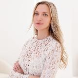 Анна Стародумова