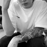 гифки, стикеры и арты с чонгуком.