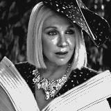 Жизнь коротка, искусство — вечно.