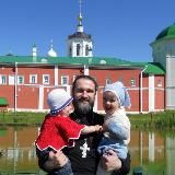 Священник Александр Востродымов