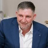 Риэлтор на кухне