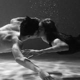 беги от себя ко мне