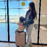 Мама с чемоданом