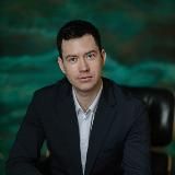 Олег Макаров