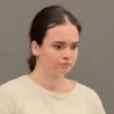 софа болтает
