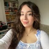 незнакомка с книгой в руках 🌙🤎