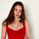 Зольникова ходит, думает и пишет