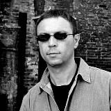 ВИКТОР ПЕЛЕВИН • A SINISTRA