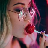 Клубничка 18+