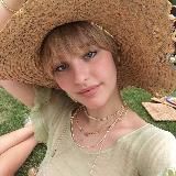 𝑒𝒸𝓁𝑜𝑔𝓊𝑒