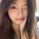 注意看這個女人叫曲奇