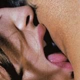 нежные касания.