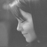 мам, а что это играет?