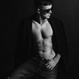 Молится на Арсения 🛐💜