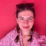 Девушка с румянцем