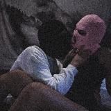 постель одна, а нас двое