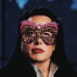 Илона в маске