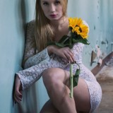 Найти девушку