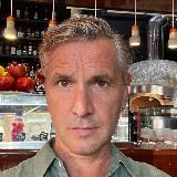 Эдуард - бизнес-тренер