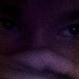 Психичечки больные дети, плачущие из-за того, что их родители отправили в школу и девочки в интернете бросили