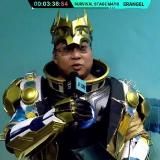 Очковые кобры и питон