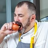 Шеф-повар Евгений Овчаров