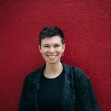 Некомпактная