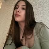 девочка с рэп концерта
