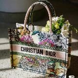Nika_Bags