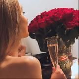 Дубай. Мама needs champagne