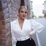 INVEST WITH MARIA 🏙️