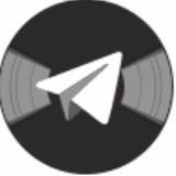 Фанат виниловых грампластинок и книг