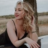 Юдина Ирина - проводник в мир себя через игру, стиль и мягкость.