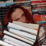 Она любит книжки. И не только 😶🌫️