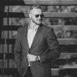 Альберт Торгует