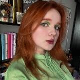 Женя читает…