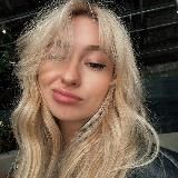 сплетница Деля