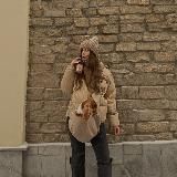 Даша смотрит сериалы