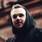 Дима печатает…