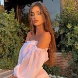 Ника Ставит