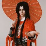 Эш кушает стекло