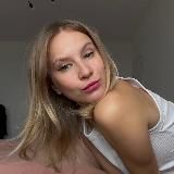 достаточно расслабленная женщина